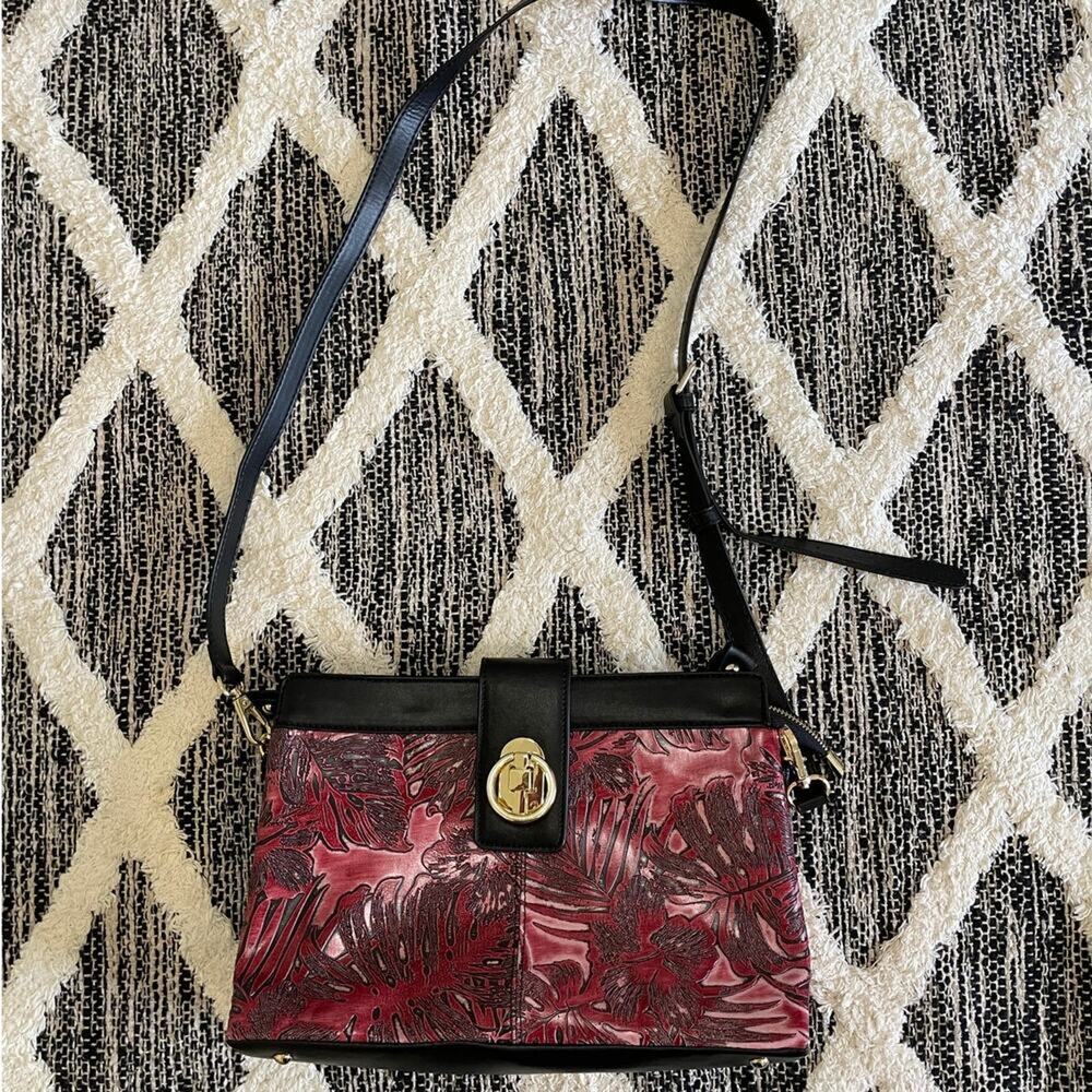 Vintage Red and Black Purse Grandma Purse Shoulder or Crossbody EUC